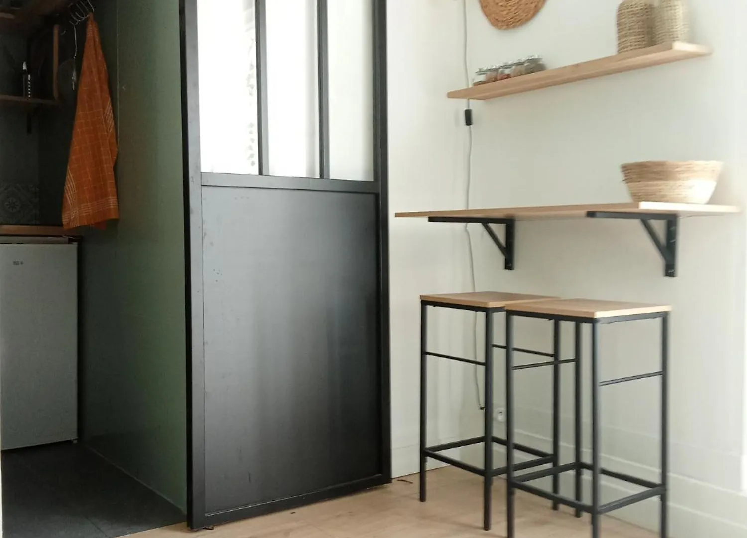 Quarto em Acomodações Particulares A Secret Garden In Montmartre Apartamento Paris