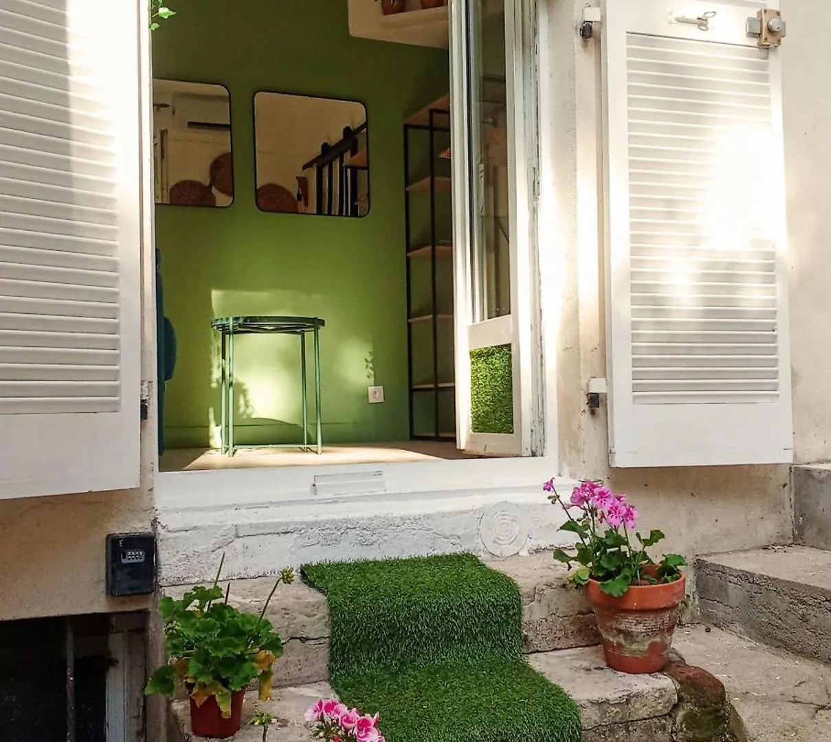 شقة A Secret Garden In Montmartre باريس