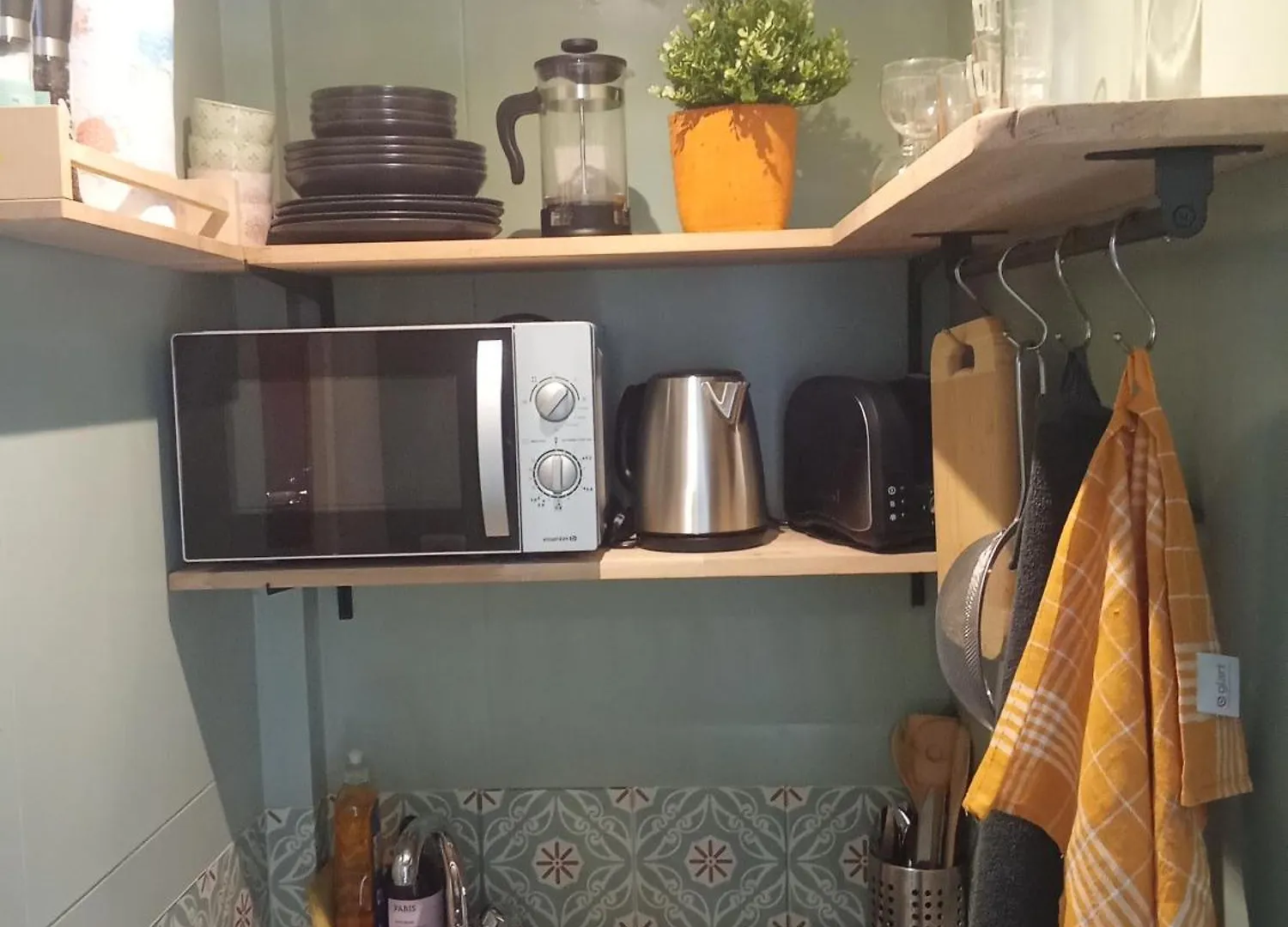 Homestay A Secret Garden In Montmartre Apartment Paris France